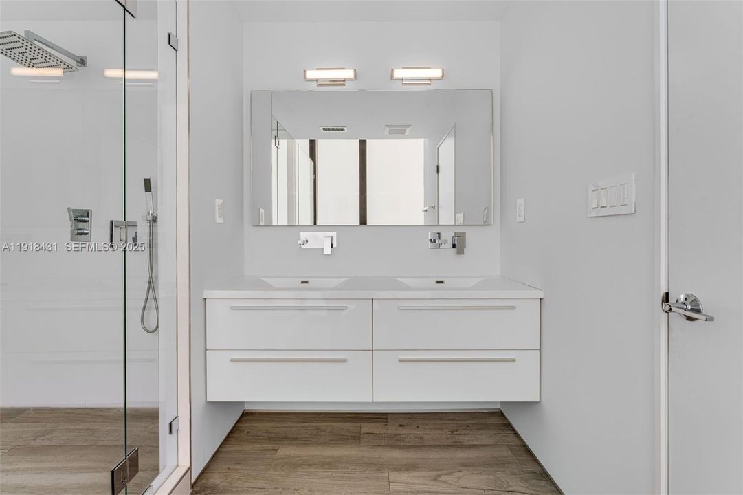 待售: $2,750,000 (3 贝兹, 3 浴室, 2229 平方英尺)