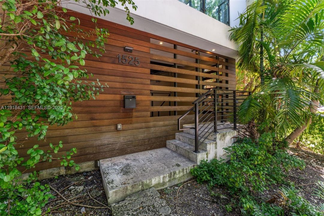 待售: $2,750,000 (3 贝兹, 3 浴室, 2229 平方英尺)