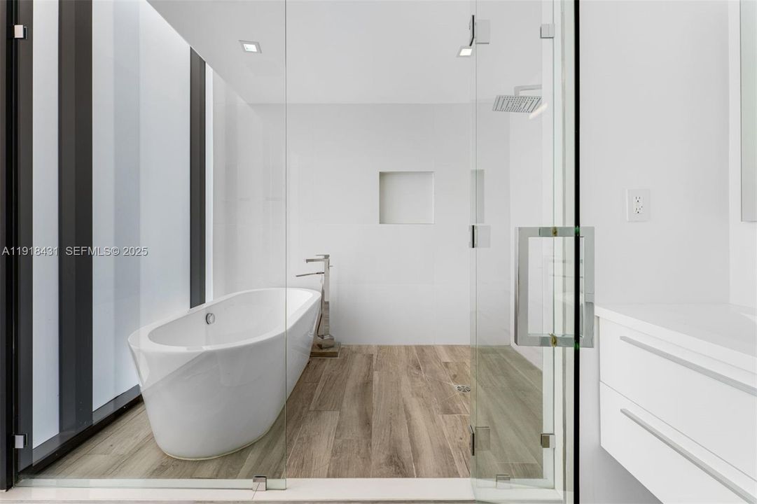 待售: $2,750,000 (3 贝兹, 3 浴室, 2229 平方英尺)