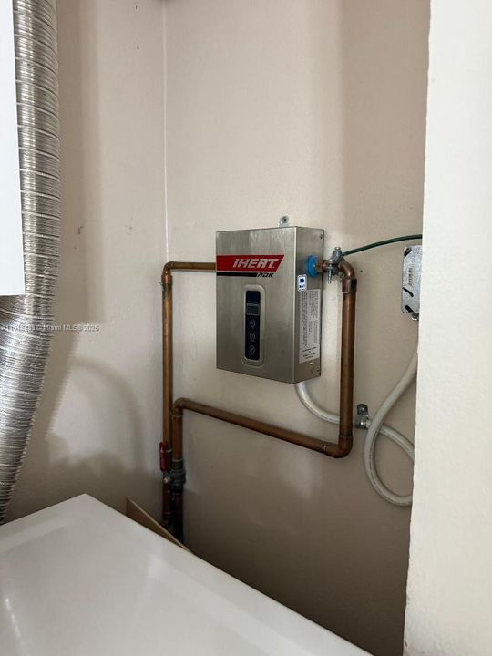 На продажу: $699,000 (2 спален, 2 ванн, 1673 Квадратных фут)