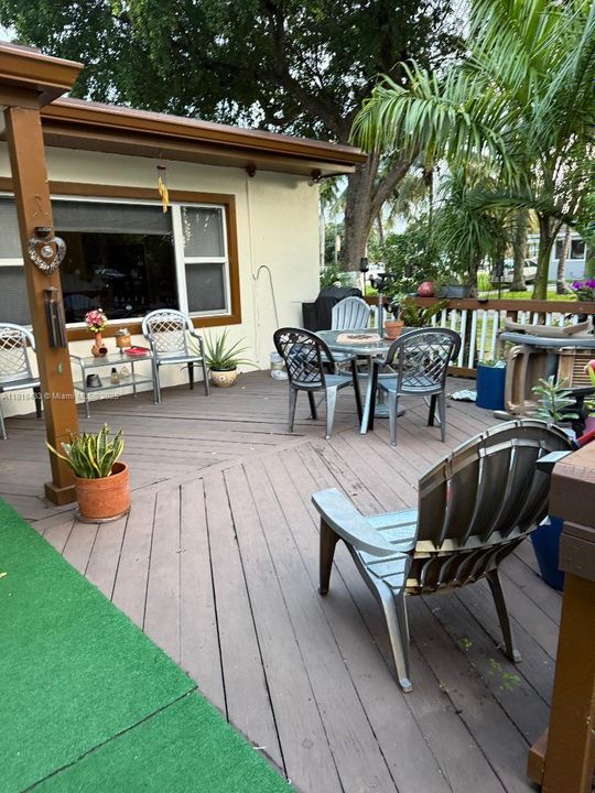 На продажу: $699,000 (2 спален, 2 ванн, 1673 Квадратных фут)