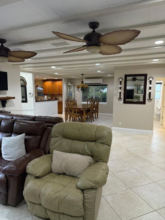 На продажу: $699,000 (2 спален, 2 ванн, 1673 Квадратных фут)