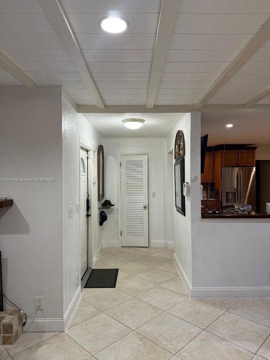 На продажу: $699,000 (2 спален, 2 ванн, 1673 Квадратных фут)