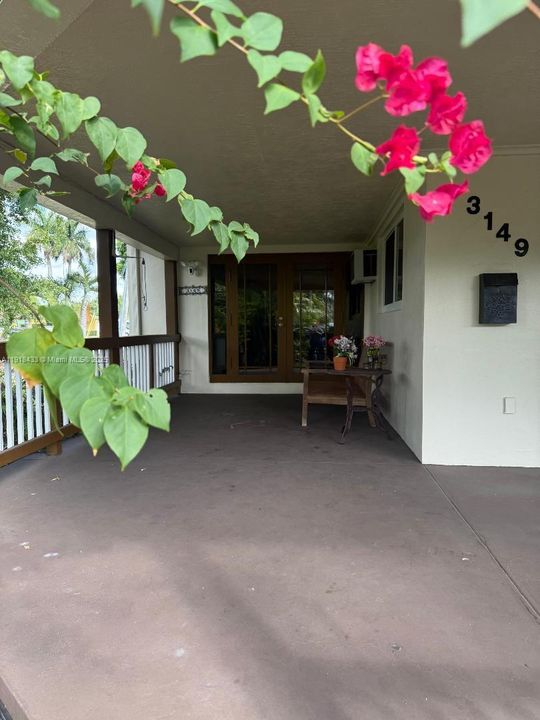 На продажу: $699,000 (2 спален, 2 ванн, 1673 Квадратных фут)