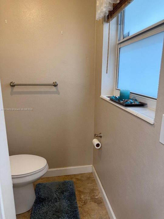 На продажу: $699,000 (2 спален, 2 ванн, 1673 Квадратных фут)