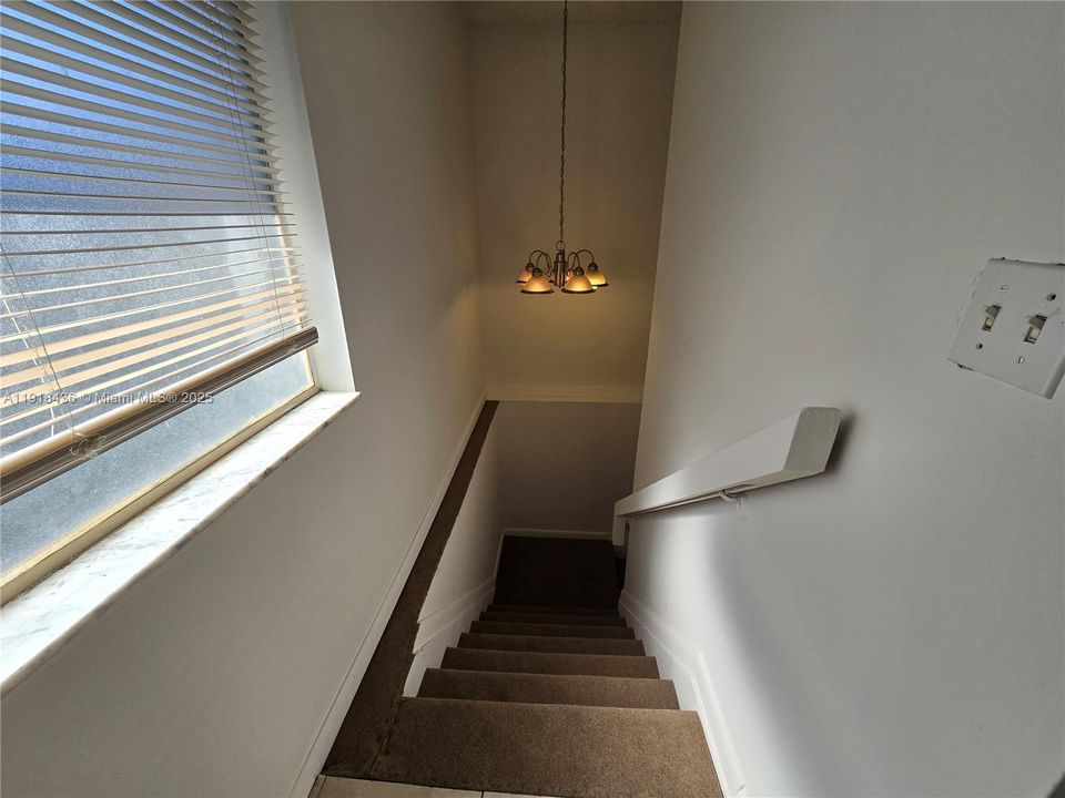 В аренду: $1,850 (2 спален, 1 ванн, 944 Квадратных фут)