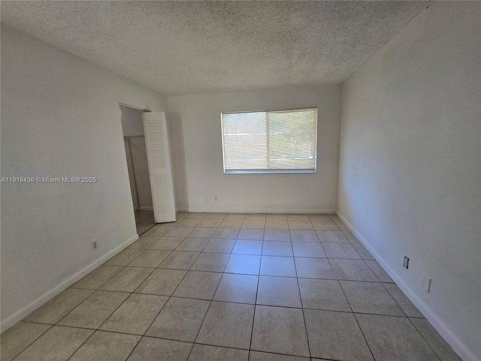 В аренду: $1,850 (2 спален, 1 ванн, 944 Квадратных фут)