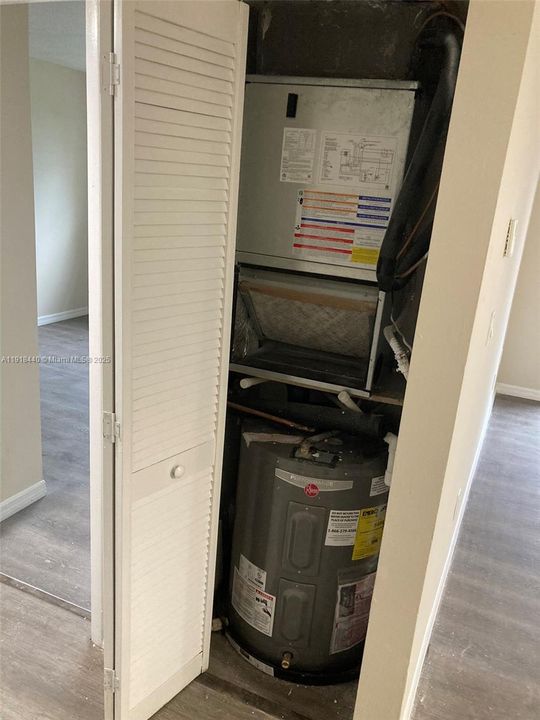 For Rent: $2,200 (2 beds, 2 baths, 848 Square Feet)