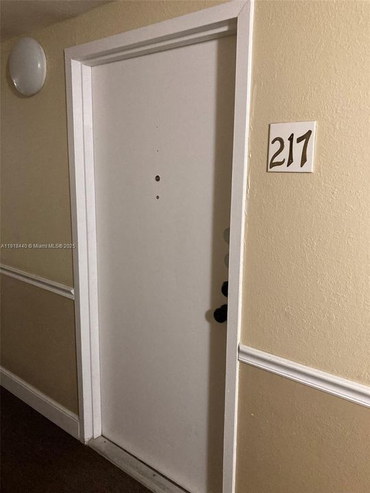 For Rent: $2,200 (2 beds, 2 baths, 848 Square Feet)