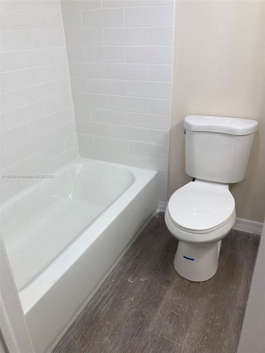 For Rent: $2,200 (2 beds, 2 baths, 848 Square Feet)