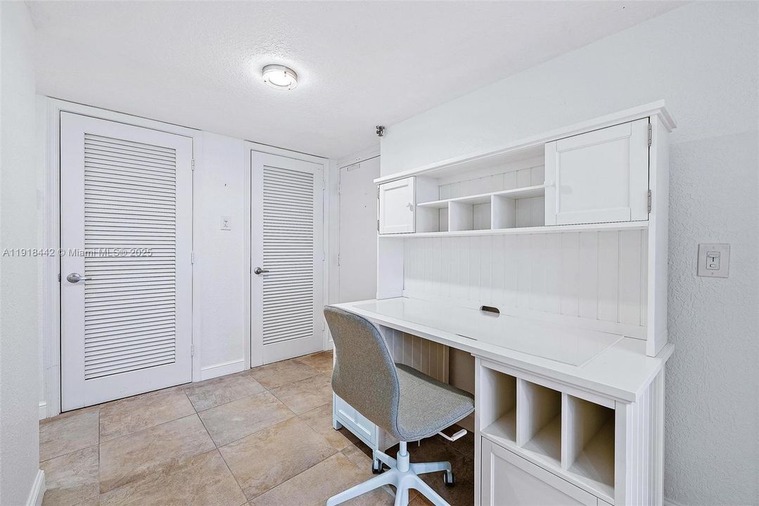 В аренду: $4,000 (2 спален, 2 ванн, 1520 Квадратных фут)