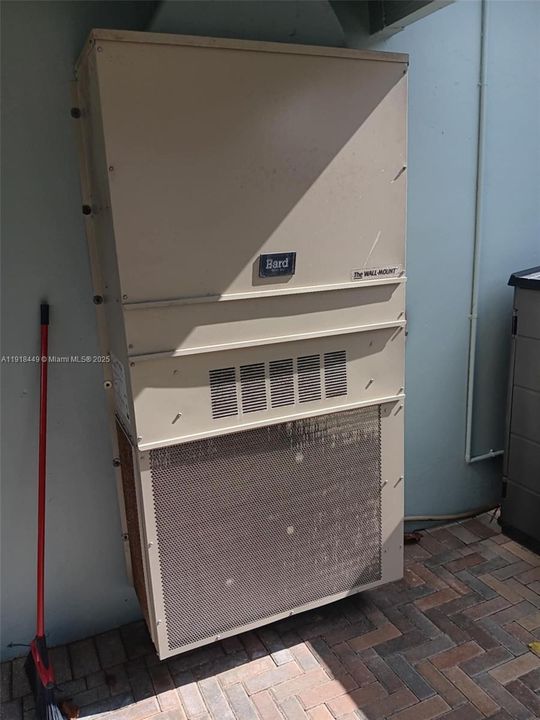 На продажу: $379,900 (2 спален, 2 ванн, 1028 Квадратных фут)