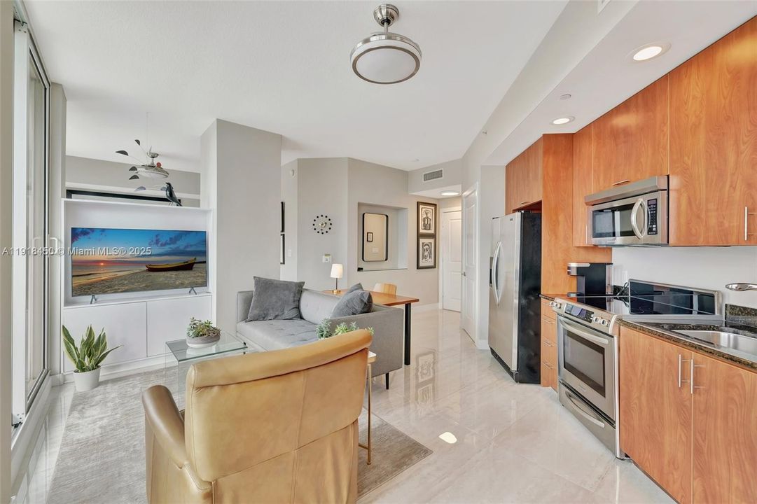 В аренду: $2,700 (1 спален, 1 ванн, 553 Квадратных фут)