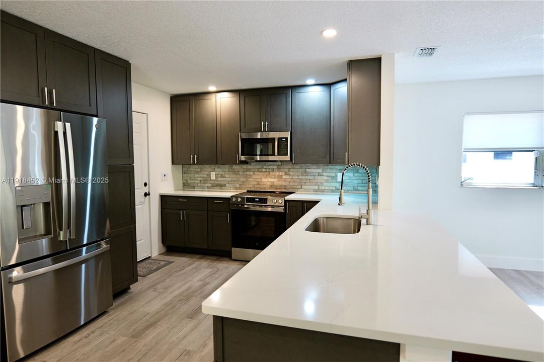 待售: $299,999 (2 贝兹, 2 浴室, 0 平方英尺)