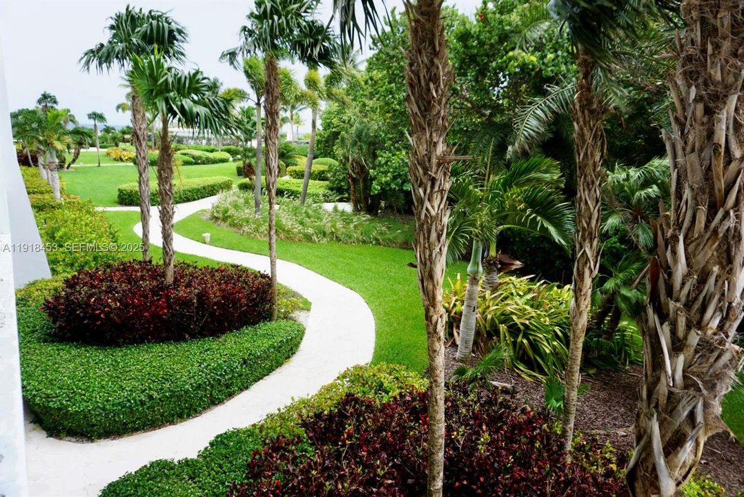 MANICURED LANDSCAPING