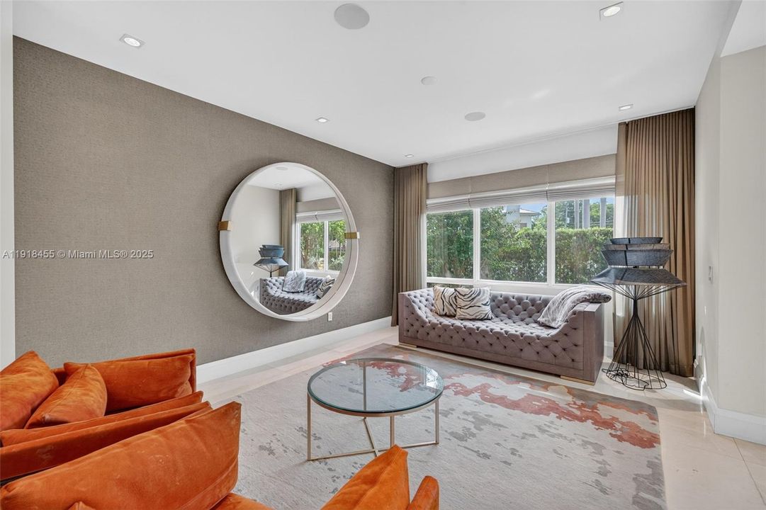 На продажу: $4,299,000 (4 спален, 4 ванн, 4274 Квадратных фут)