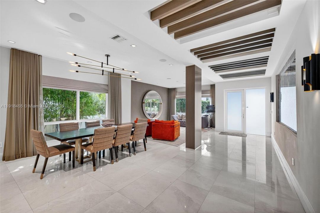 На продажу: $4,299,000 (4 спален, 4 ванн, 4274 Квадратных фут)