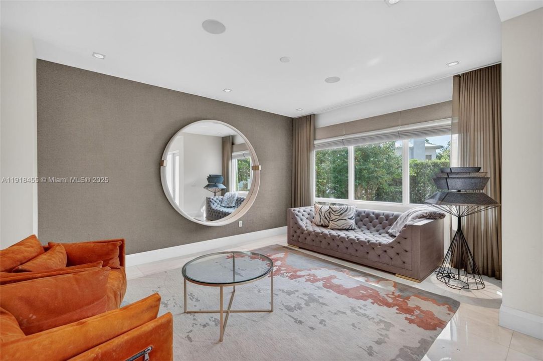 На продажу: $4,299,000 (4 спален, 4 ванн, 4274 Квадратных фут)