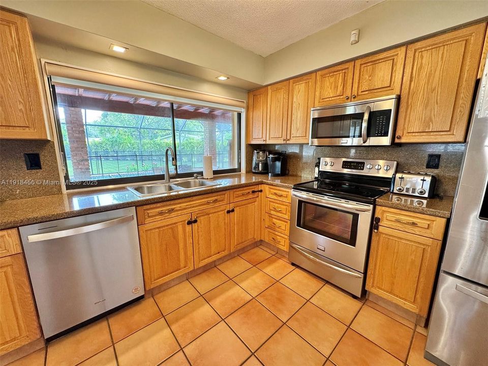 Active With Contract: $1,000,000 (4 beds, 2 baths, 1880 Square Feet)