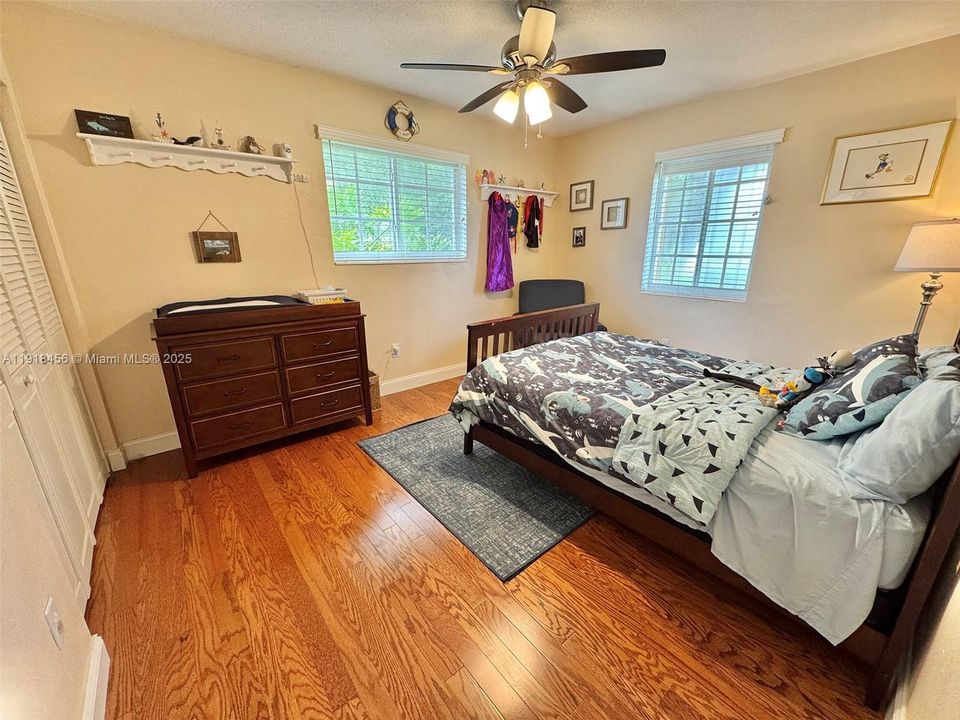 Active With Contract: $1,000,000 (4 beds, 2 baths, 1880 Square Feet)