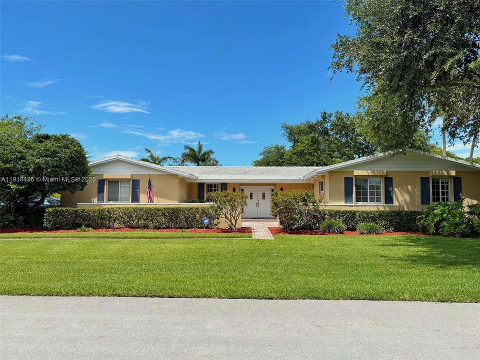 Active With Contract: $1,000,000 (4 beds, 2 baths, 1880 Square Feet)