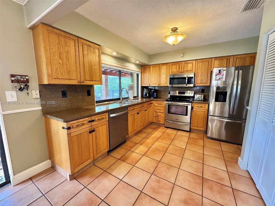 Active With Contract: $1,000,000 (4 beds, 2 baths, 1880 Square Feet)