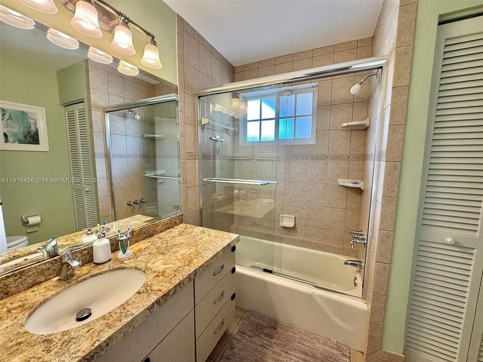 Active With Contract: $1,000,000 (4 beds, 2 baths, 1880 Square Feet)