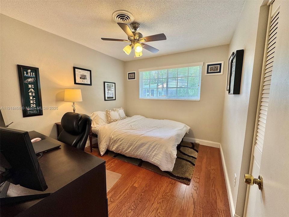 Active With Contract: $1,000,000 (4 beds, 2 baths, 1880 Square Feet)