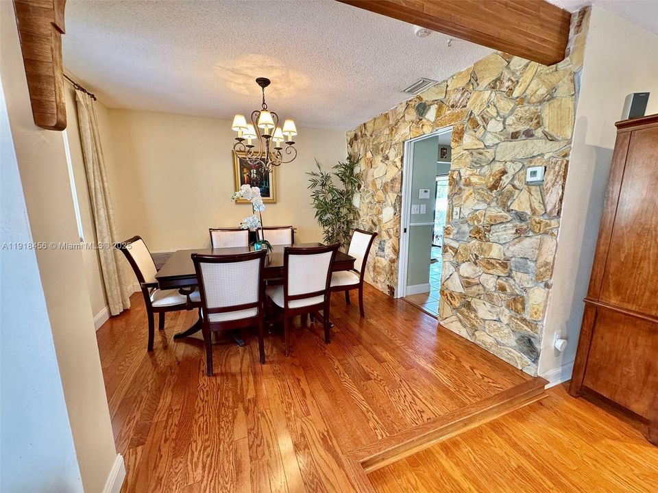 Active With Contract: $1,000,000 (4 beds, 2 baths, 1880 Square Feet)