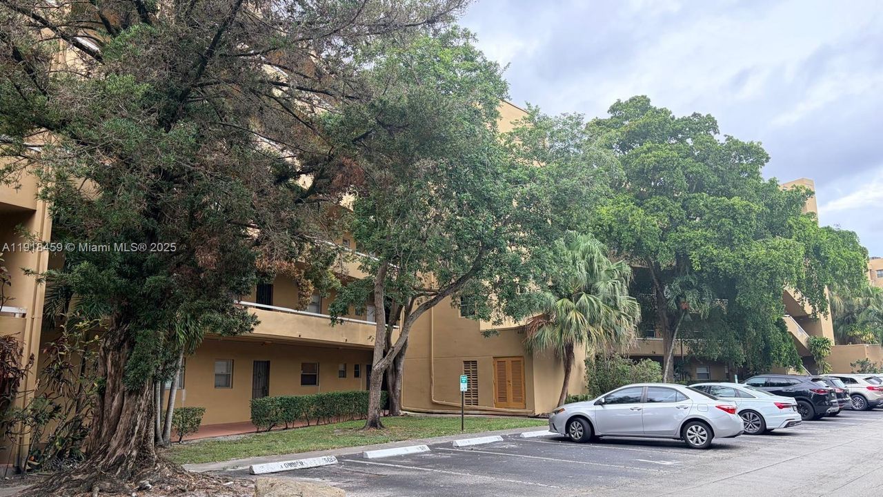 На продажу: $350,000 (2 спален, 2 ванн, 945 Квадратных фут)