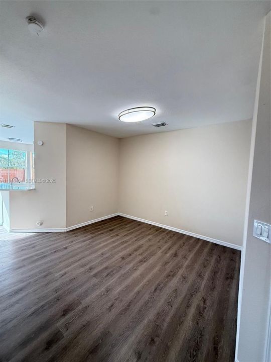 Active With Contract: $3,200 (3 beds, 2 baths, 1770 Square Feet)