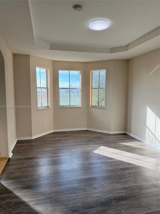 Active With Contract: $3,200 (3 beds, 2 baths, 1770 Square Feet)