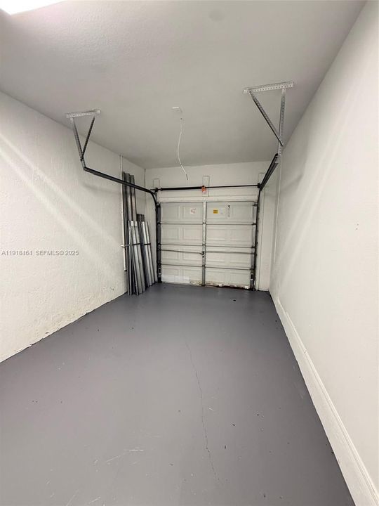 Active With Contract: $3,200 (3 beds, 2 baths, 1770 Square Feet)