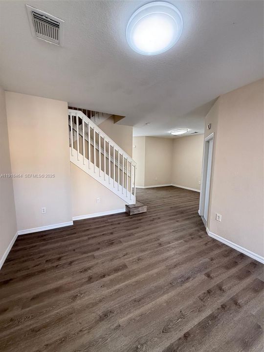 Active With Contract: $3,200 (3 beds, 2 baths, 1770 Square Feet)