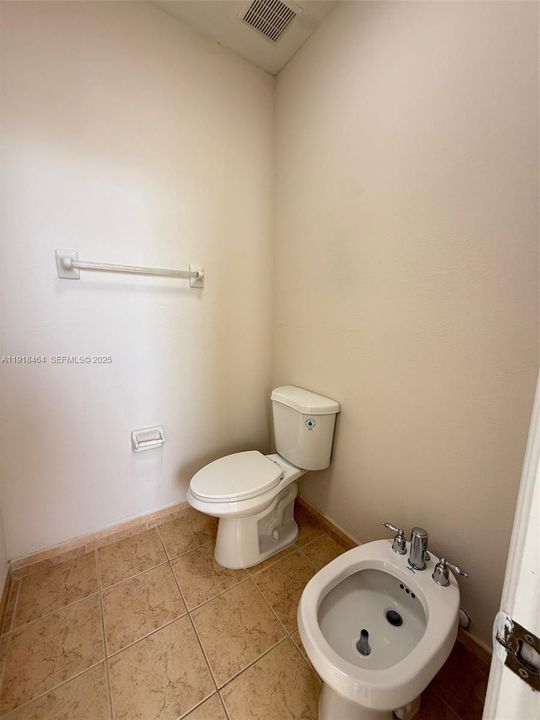 Active With Contract: $3,200 (3 beds, 2 baths, 1770 Square Feet)