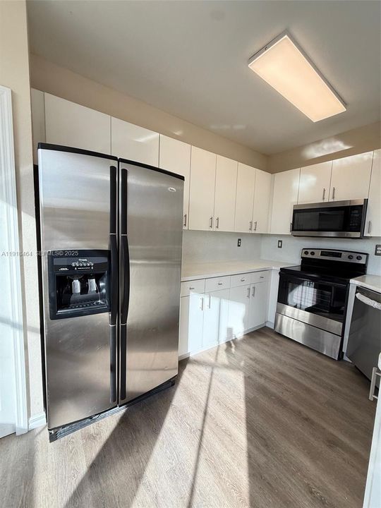 Active With Contract: $3,200 (3 beds, 2 baths, 1770 Square Feet)