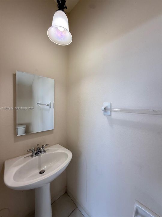 Active With Contract: $3,200 (3 beds, 2 baths, 1770 Square Feet)