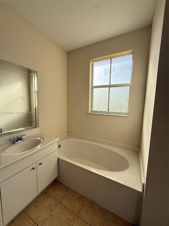 Active With Contract: $3,200 (3 beds, 2 baths, 1770 Square Feet)