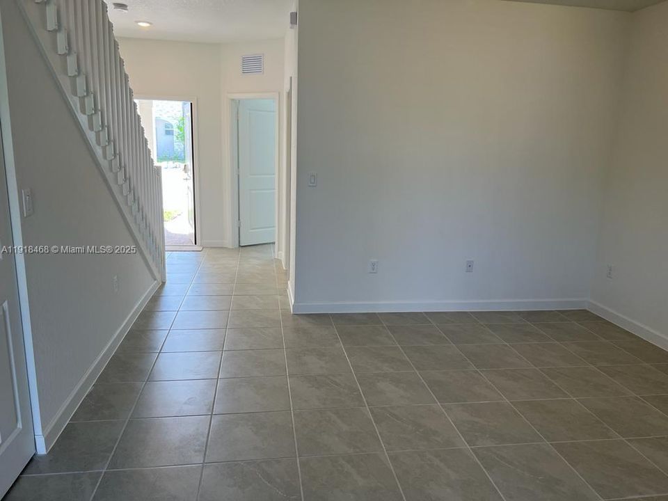 For Rent: $2,850 (3 beds, 2 baths, 0 Square Feet)