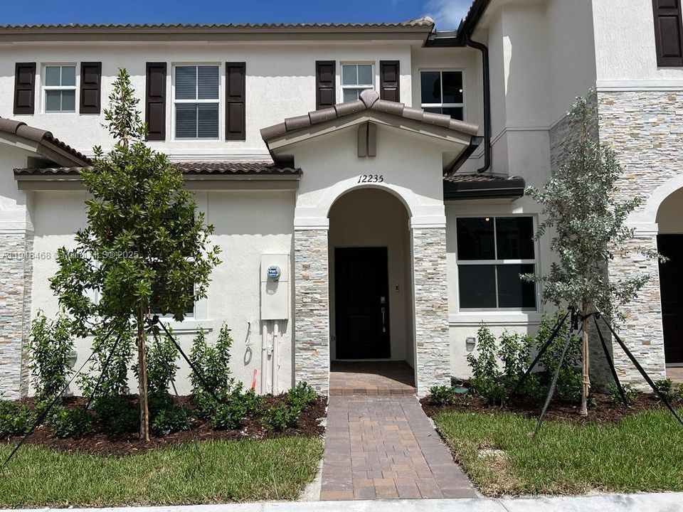 For Rent: $2,850 (3 beds, 2 baths, 0 Square Feet)