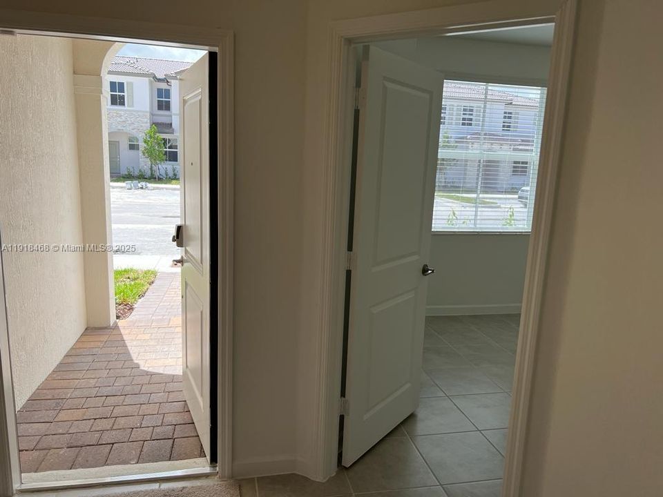 For Rent: $2,850 (3 beds, 2 baths, 0 Square Feet)