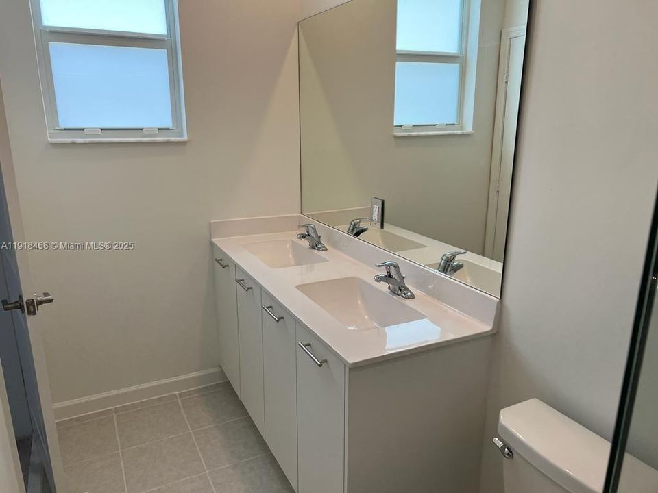 For Rent: $2,850 (3 beds, 2 baths, 0 Square Feet)