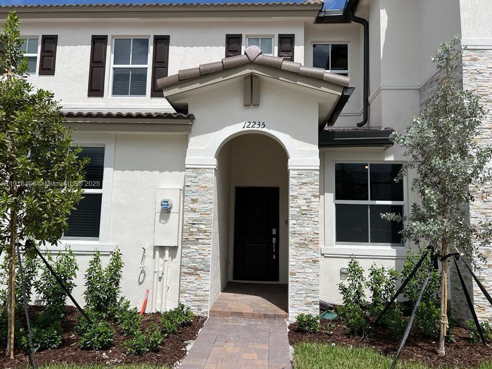 For Rent: $2,850 (3 beds, 2 baths, 0 Square Feet)