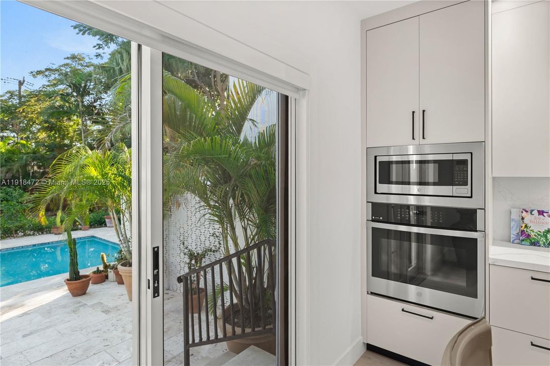 En Venta: $2,198,000 (3 camas, 3 baños, 1978 Pies cuadrados)