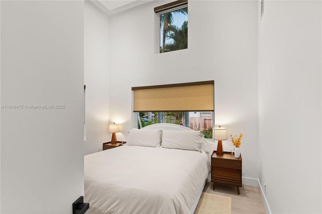 En Venta: $2,198,000 (3 camas, 3 baños, 1978 Pies cuadrados)