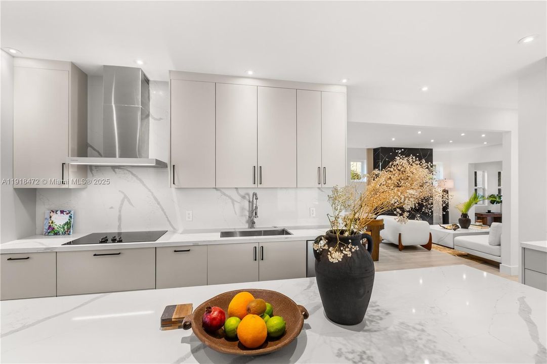 En Venta: $2,198,000 (3 camas, 3 baños, 1978 Pies cuadrados)