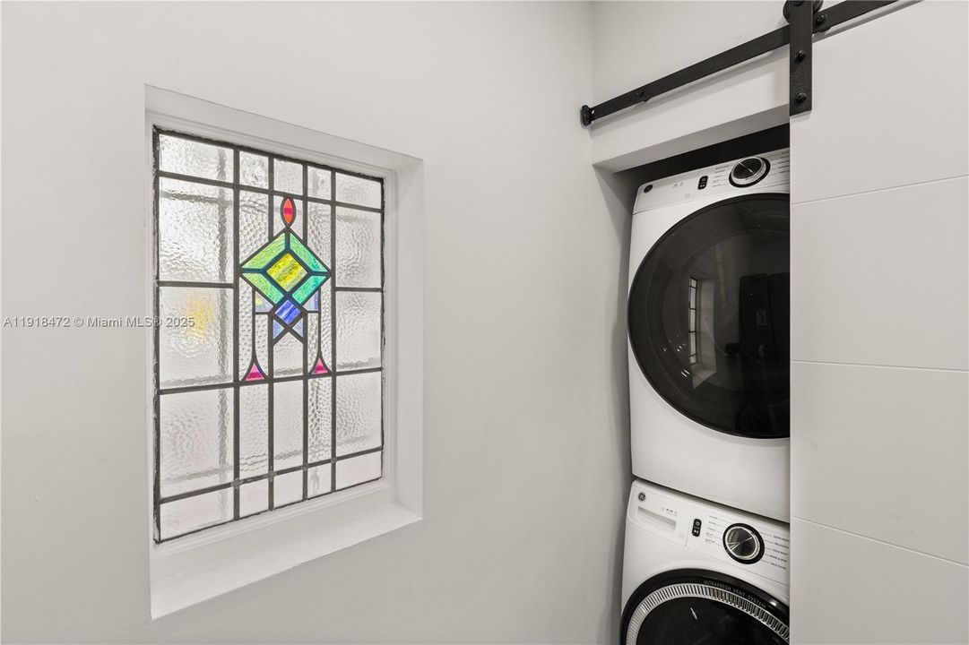 En Venta: $2,198,000 (3 camas, 3 baños, 1978 Pies cuadrados)