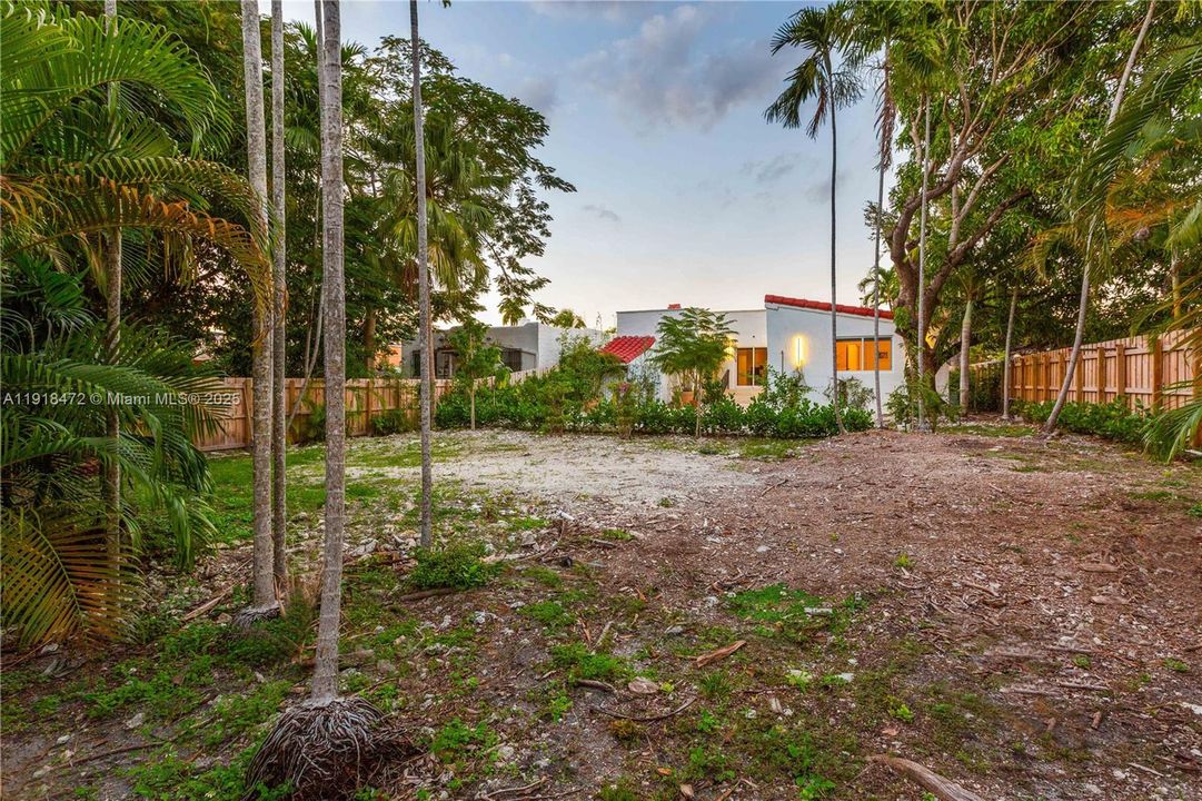 En Venta: $2,198,000 (3 camas, 3 baños, 1978 Pies cuadrados)