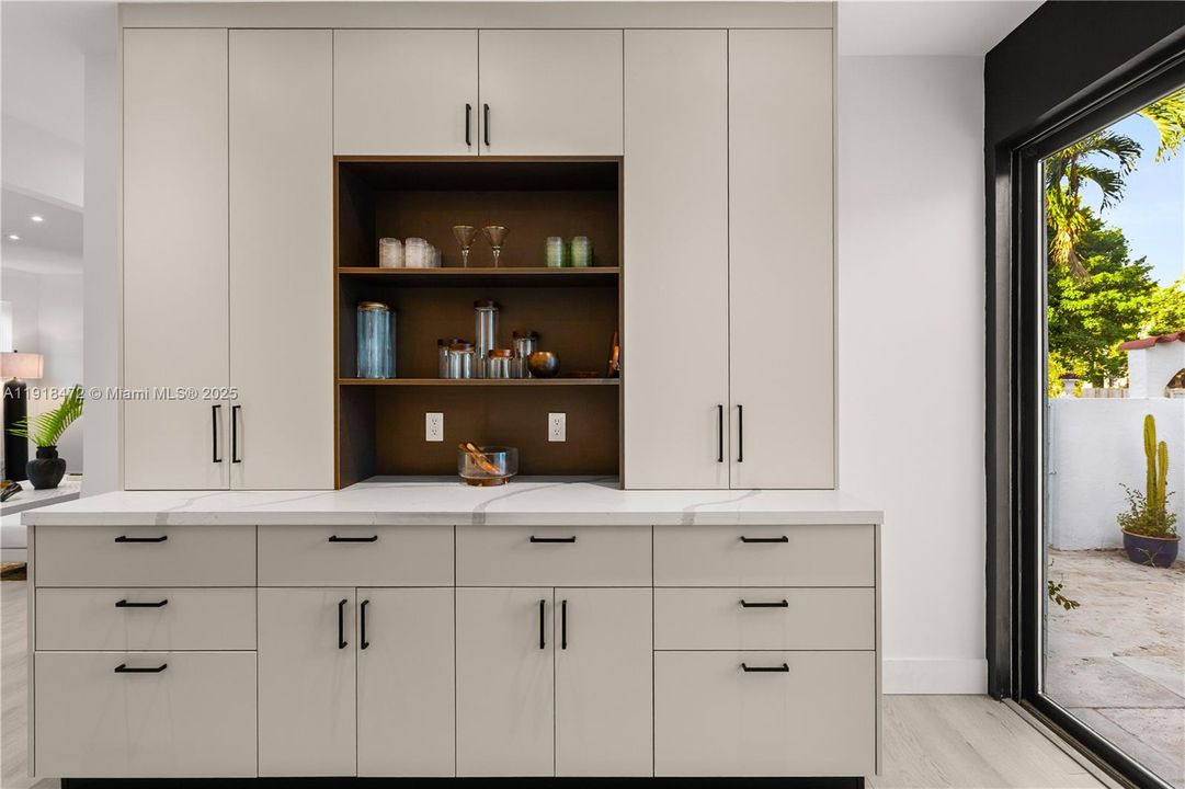 En Venta: $2,198,000 (3 camas, 3 baños, 1978 Pies cuadrados)