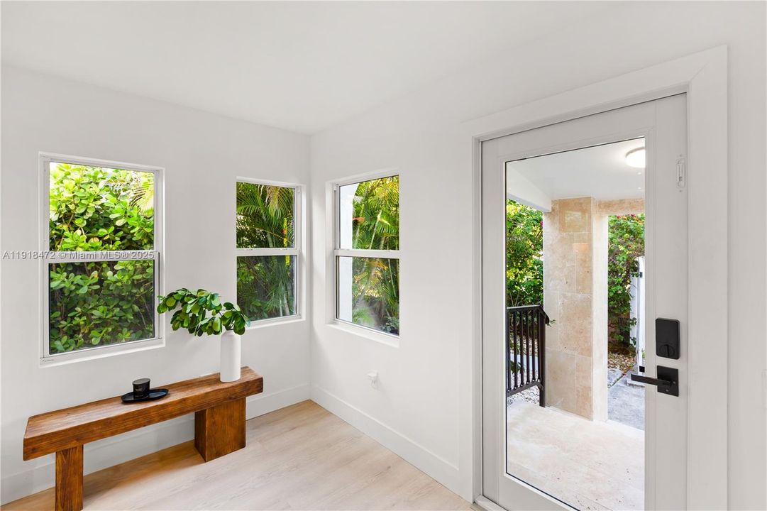 En Venta: $2,198,000 (3 camas, 3 baños, 1978 Pies cuadrados)